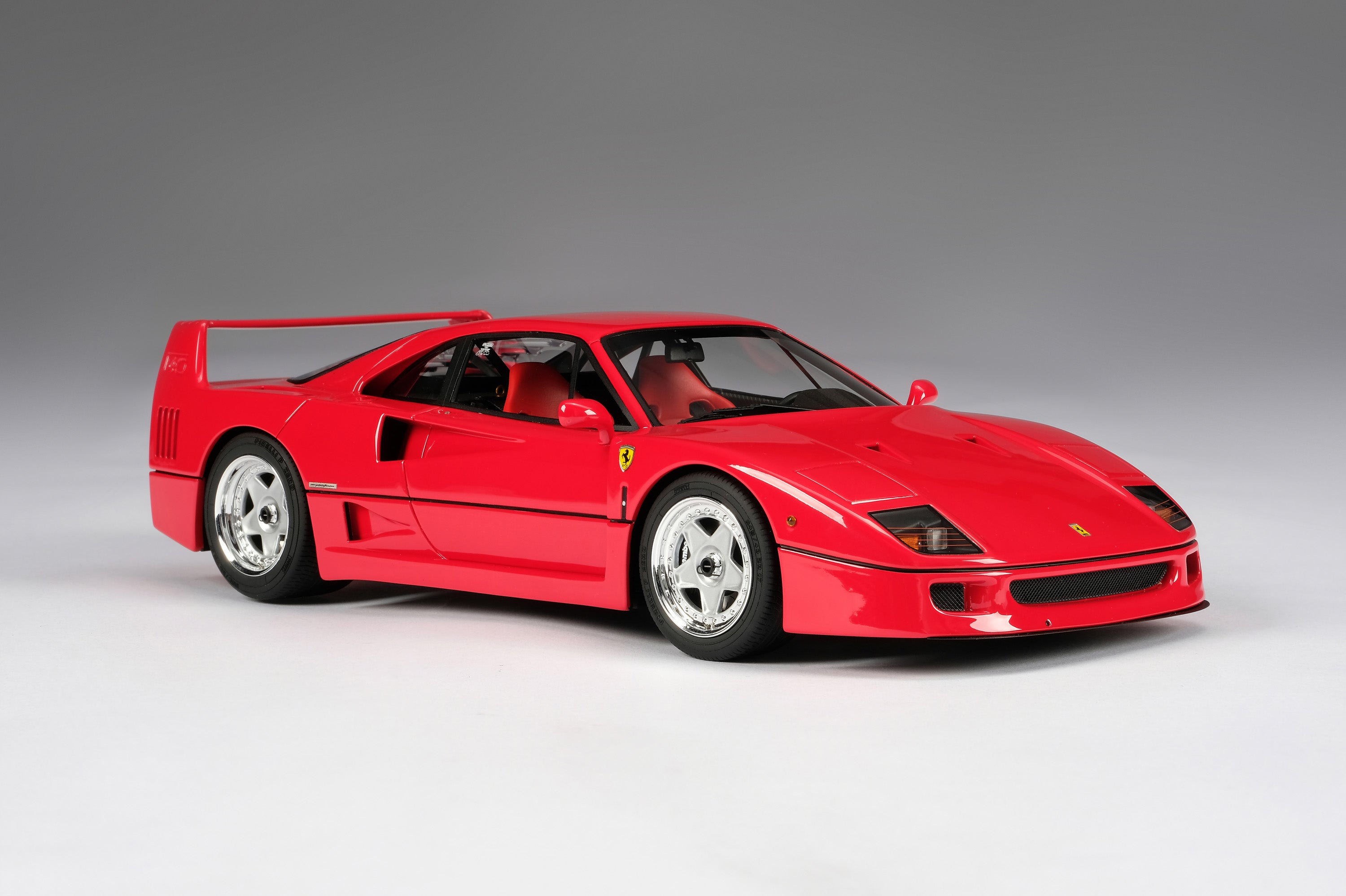 フェラーリ F40 – Amalgam Collection