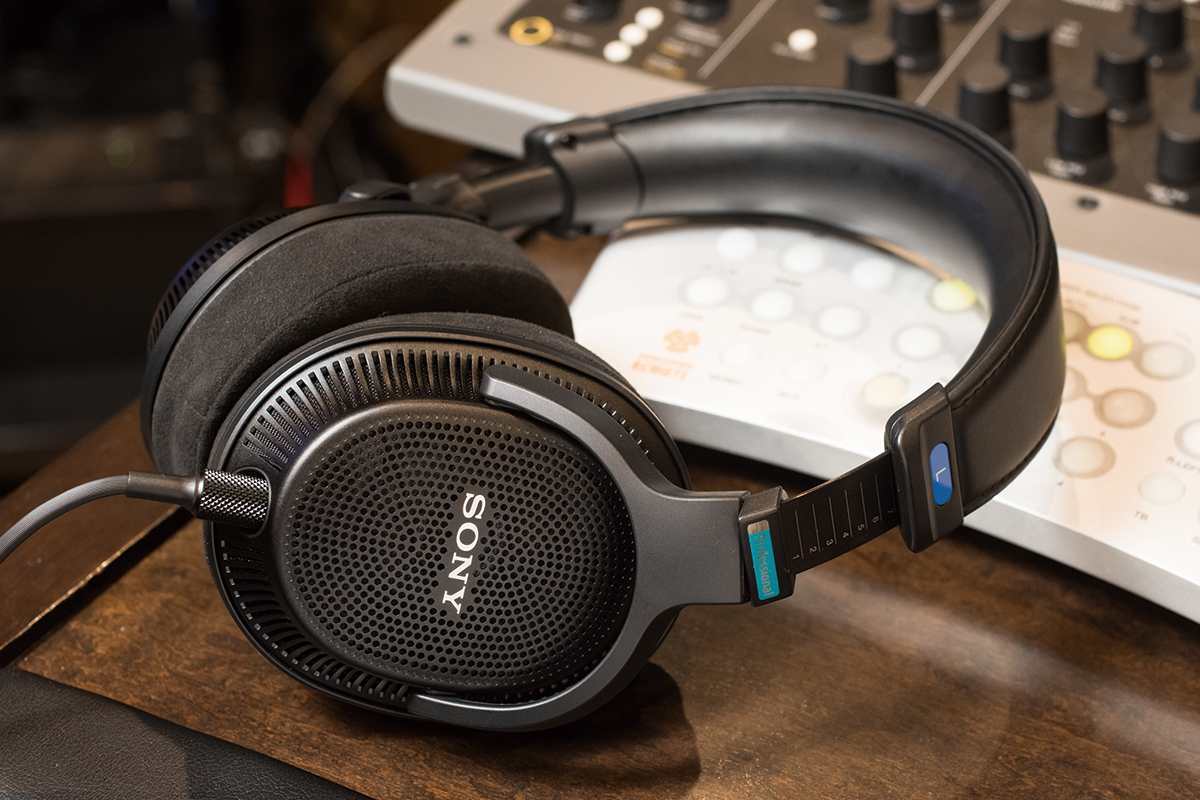 D.O.I. × ソニー MDR-MV1 〜プロの仕事にフォーカスした「背面開放型