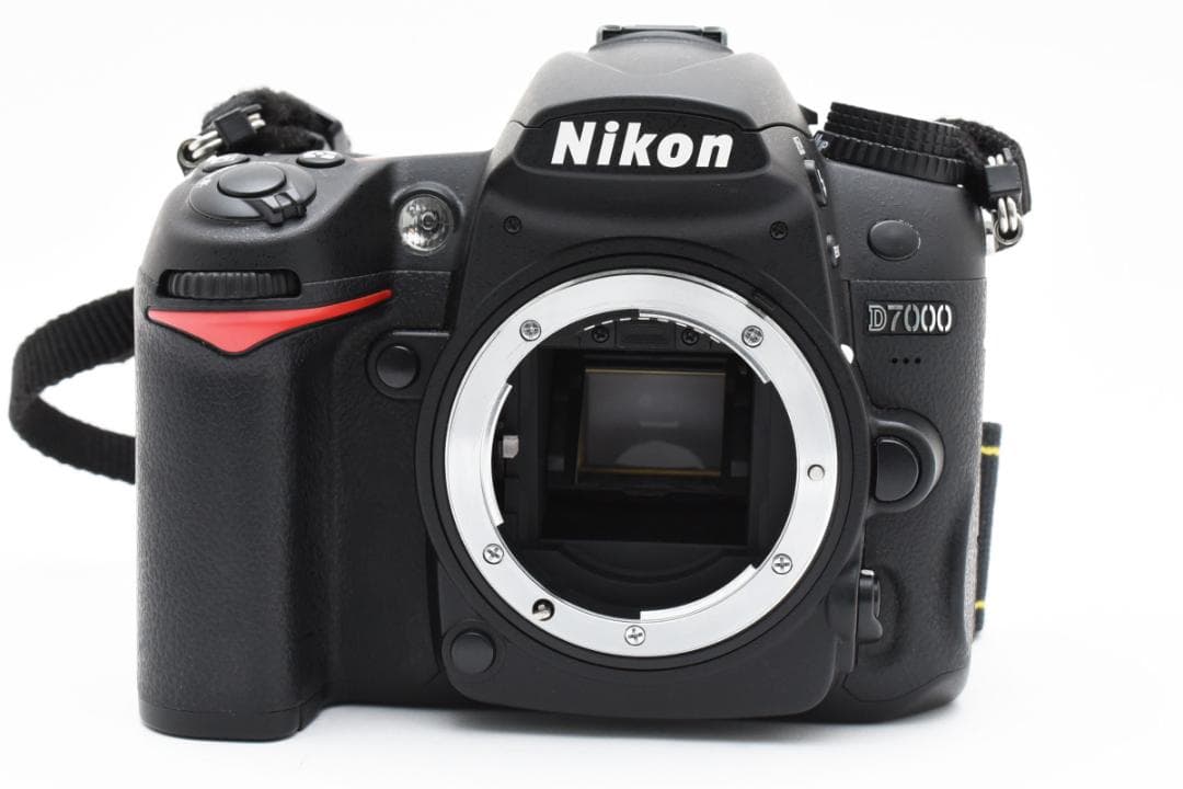 超美品 ニコン D7000 デジタル ボディ ショット数 6,799枚 M120 - メルカリ
